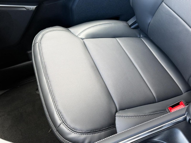 Ford Expedition Max Vehicle Full-screen Gallery Image 22