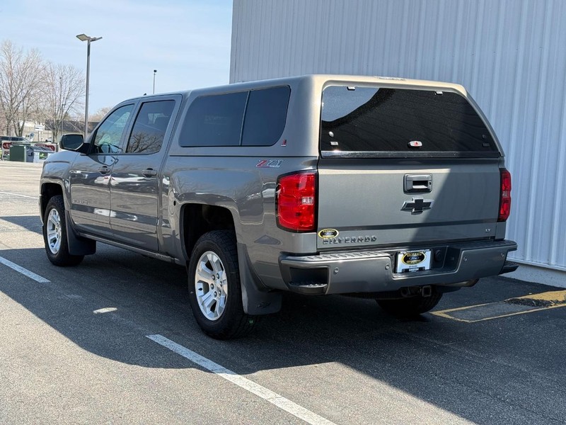Chevrolet Silverado 1500 Vehicle Full-screen Gallery Image 3