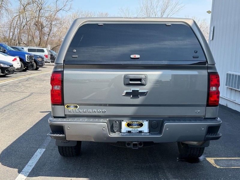 Chevrolet Silverado 1500 Vehicle Full-screen Gallery Image 4