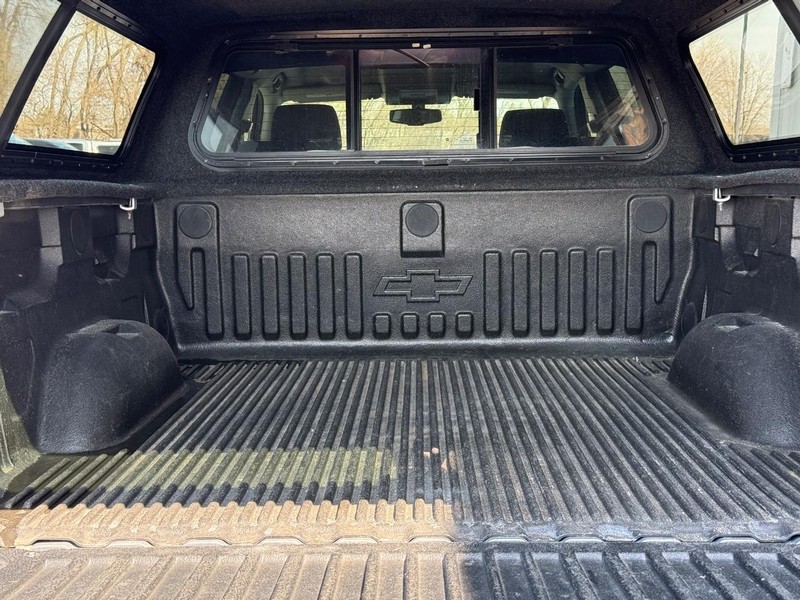 Chevrolet Silverado 1500 Vehicle Full-screen Gallery Image 6