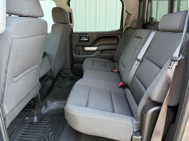 Chevrolet Silverado 1500 Vehicle Full-screen Gallery Image 9