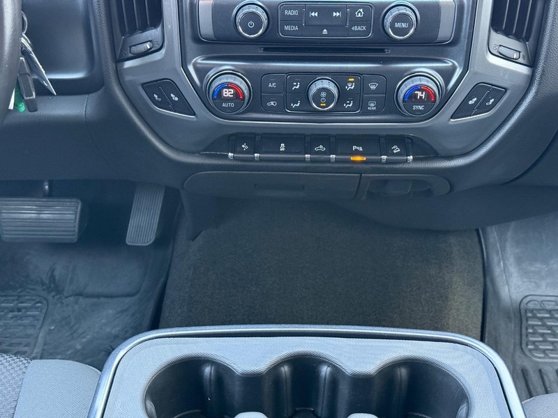 Chevrolet Silverado 1500 Vehicle Full-screen Gallery Image 12