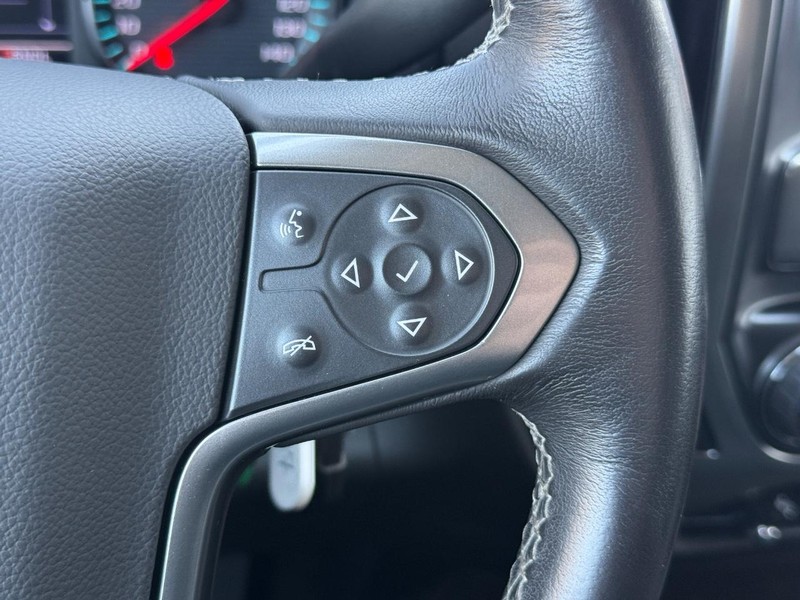 Chevrolet Silverado 1500 Vehicle Full-screen Gallery Image 16