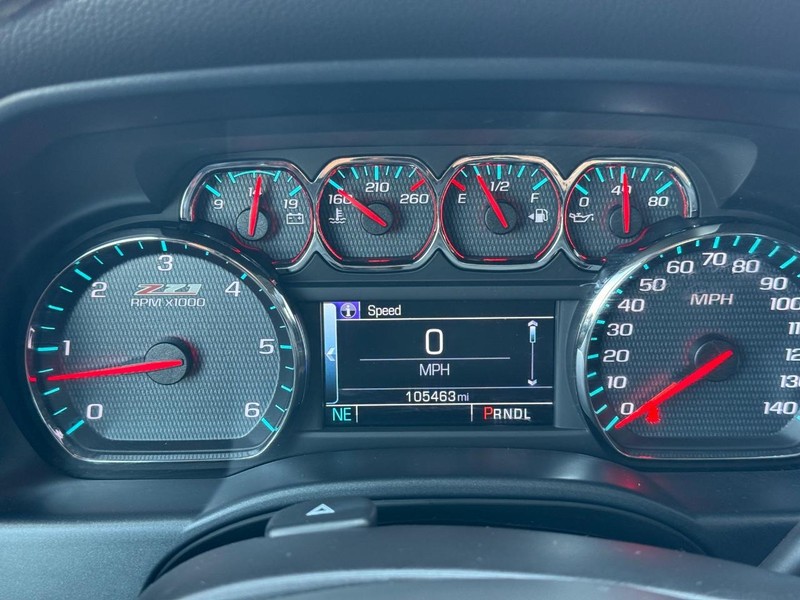 Chevrolet Silverado 1500 Vehicle Full-screen Gallery Image 17