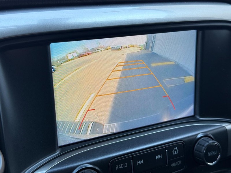 Chevrolet Silverado 1500 Vehicle Full-screen Gallery Image 18