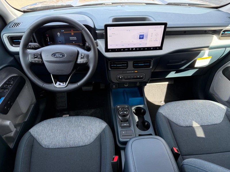 Ford Maverick Vehicle Full-screen Gallery Image 9