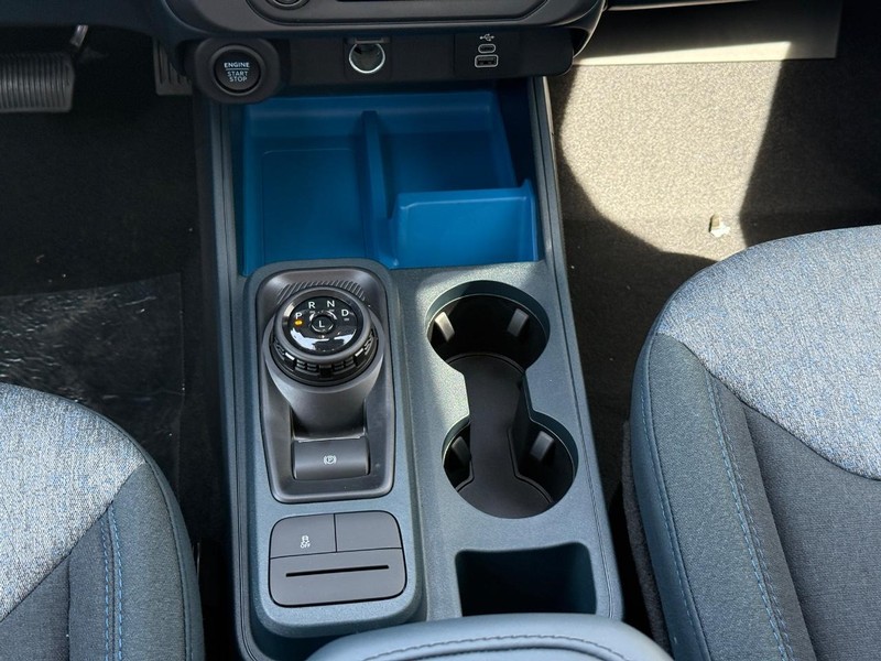 Ford Maverick Vehicle Full-screen Gallery Image 11