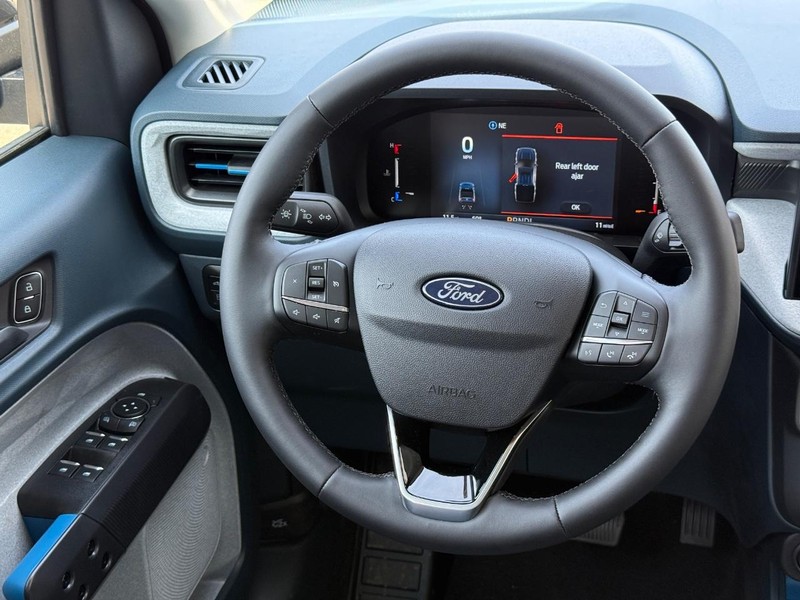 Ford Maverick Vehicle Full-screen Gallery Image 12