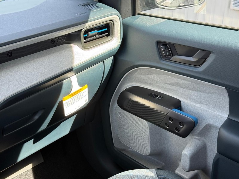 Ford Maverick Vehicle Full-screen Gallery Image 13