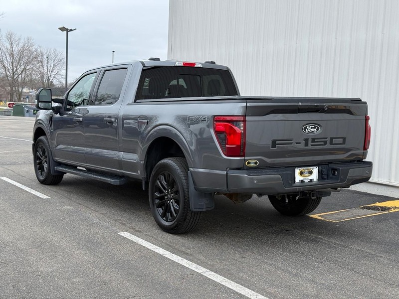 Ford F-150 Vehicle Full-screen Gallery Image 3