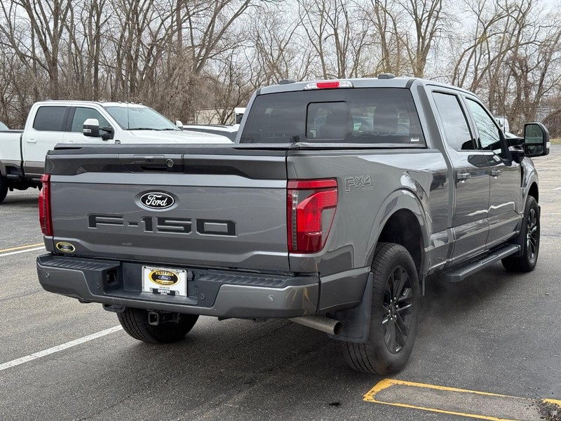 Ford F-150 Vehicle Full-screen Gallery Image 6