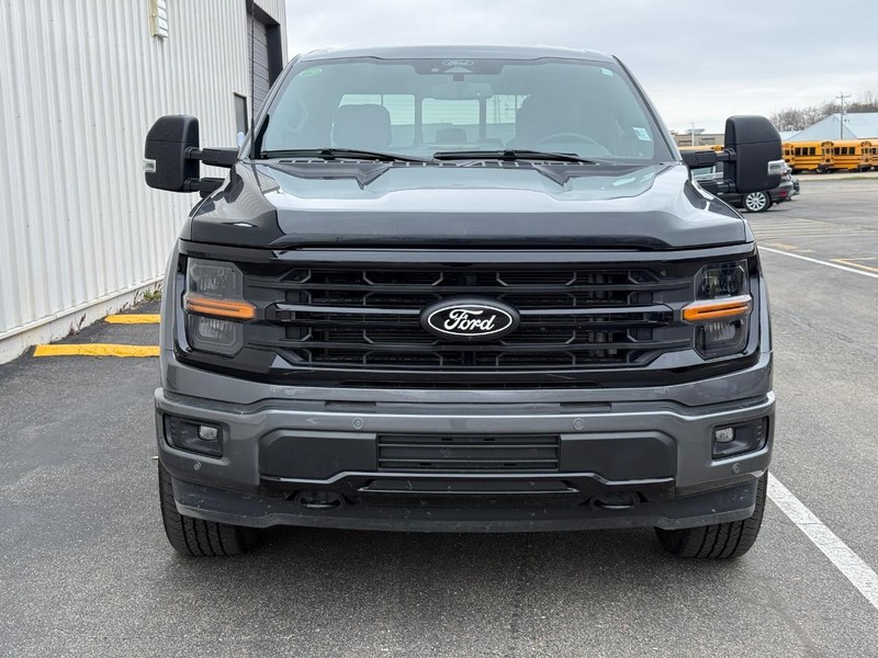 Ford F-150 Vehicle Full-screen Gallery Image 8