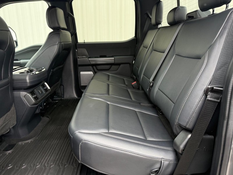 Ford F-150 Vehicle Full-screen Gallery Image 9