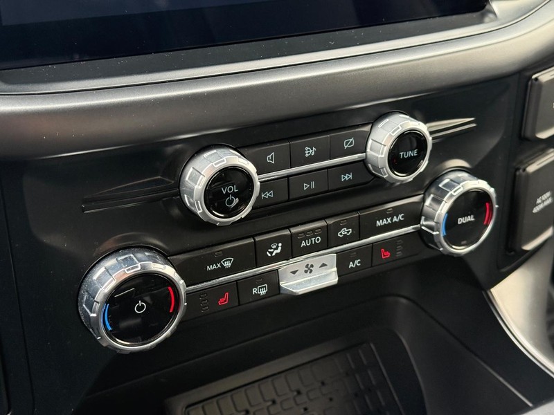 Ford F-150 Vehicle Full-screen Gallery Image 19