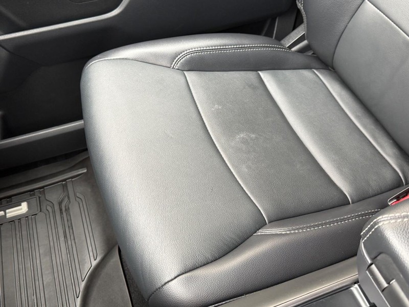 Ford F-150 Vehicle Full-screen Gallery Image 20