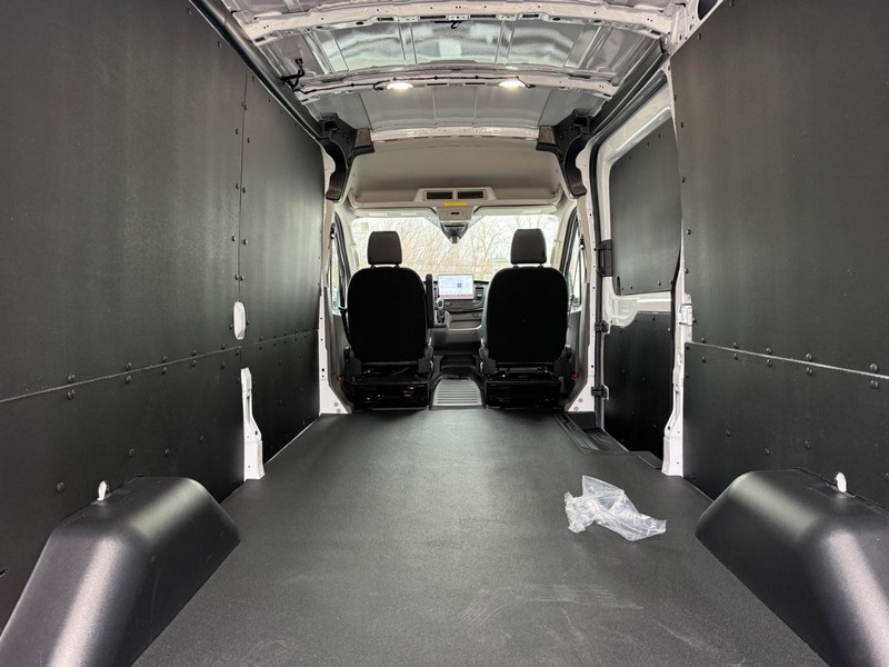 Ford Transit Cargo Van Vehicle Full-screen Gallery Image 5