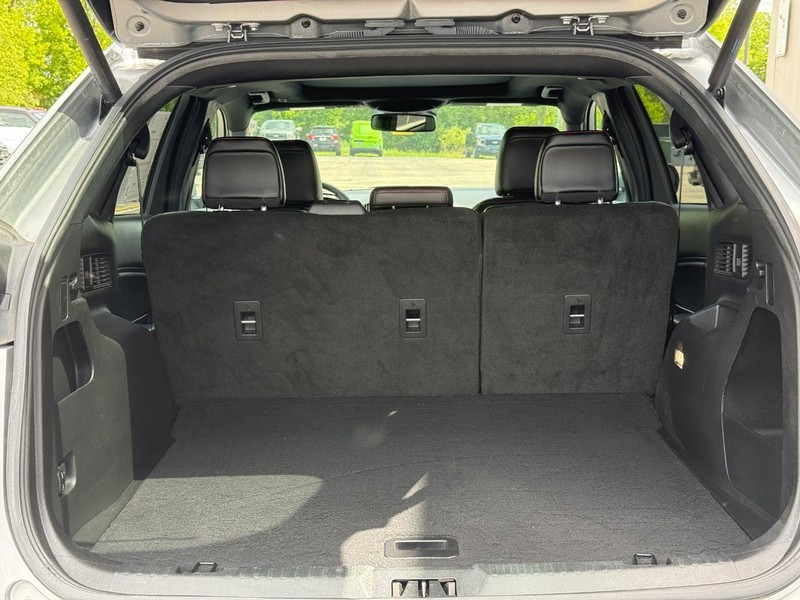 Ford Edge Vehicle Full-screen Gallery Image 5