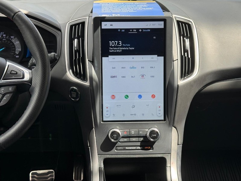 Ford Edge Vehicle Full-screen Gallery Image 11