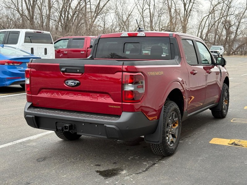 Ford Maverick Vehicle Full-screen Gallery Image 5