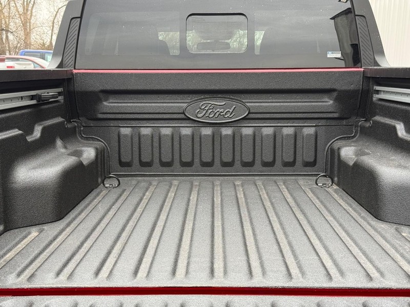 Ford Maverick Vehicle Full-screen Gallery Image 6