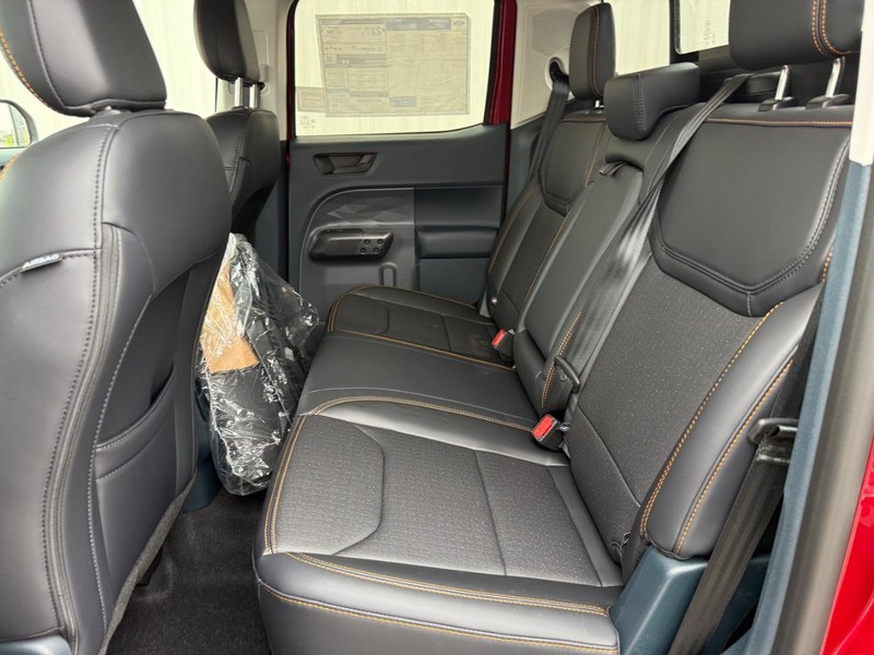 Ford Maverick Vehicle Full-screen Gallery Image 9