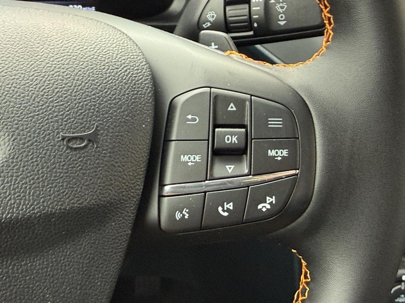 Ford Maverick Vehicle Full-screen Gallery Image 16