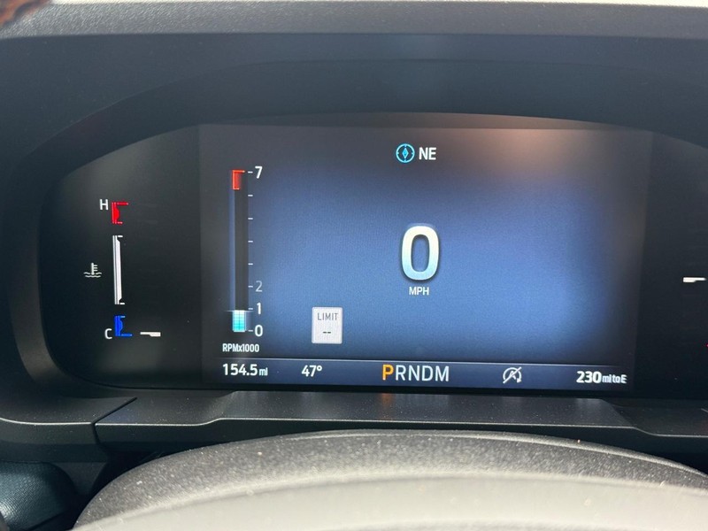 Ford Maverick Vehicle Full-screen Gallery Image 17