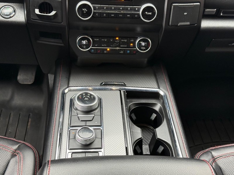 Ford Expedition Vehicle Full-screen Gallery Image 13