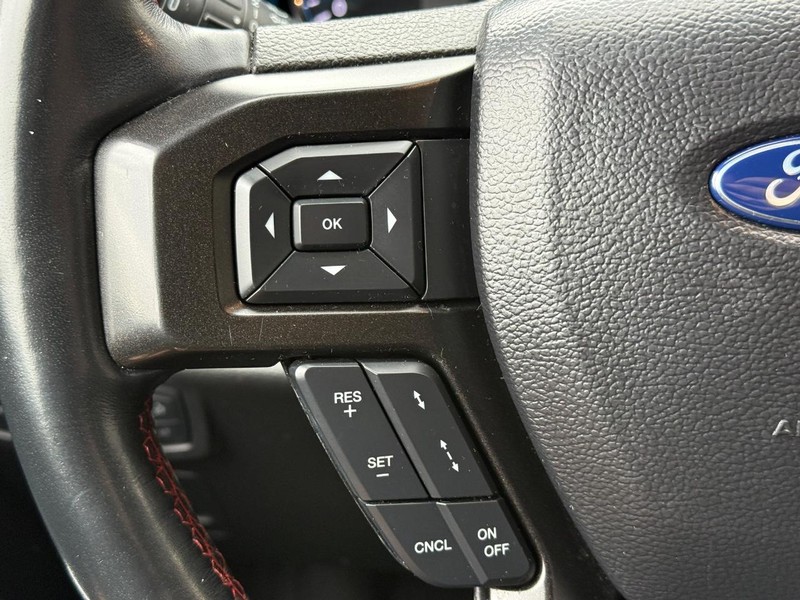 Ford Expedition Vehicle Full-screen Gallery Image 16