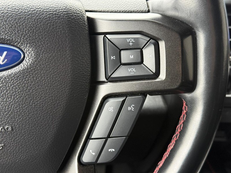 Ford Expedition Vehicle Full-screen Gallery Image 17