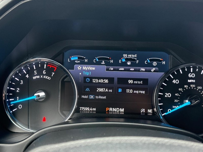 Ford Expedition Vehicle Full-screen Gallery Image 18