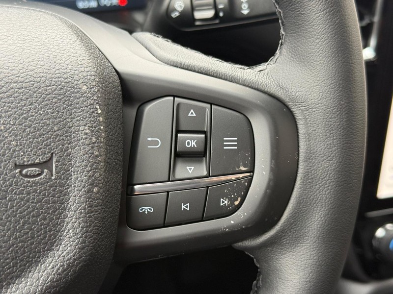 Ford Ranger Vehicle Full-screen Gallery Image 16