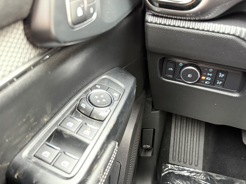 Ford Ranger Vehicle Full-screen Gallery Image 20