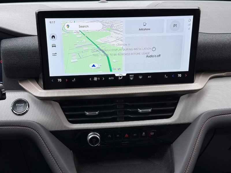 Ford Explorer Vehicle Full-screen Gallery Image 12