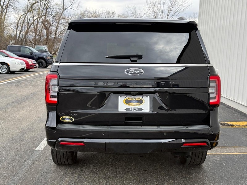 Ford Expedition Vehicle Full-screen Gallery Image 04