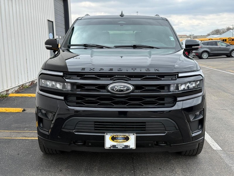 Ford Expedition Vehicle Full-screen Gallery Image 08