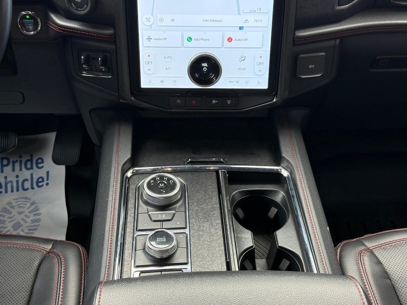 Ford Expedition Vehicle Full-screen Gallery Image 13