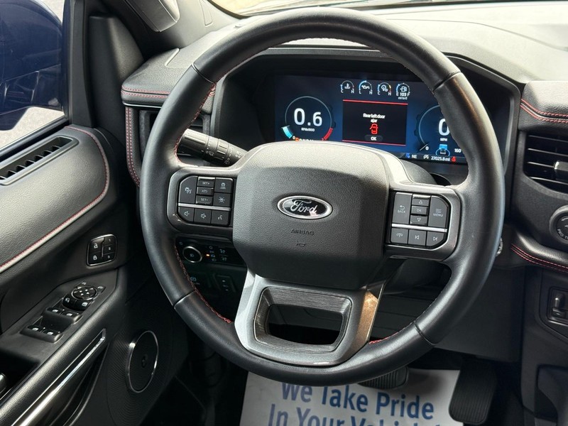 Ford Expedition Vehicle Full-screen Gallery Image 14