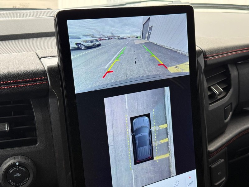 Ford Expedition Vehicle Full-screen Gallery Image 19