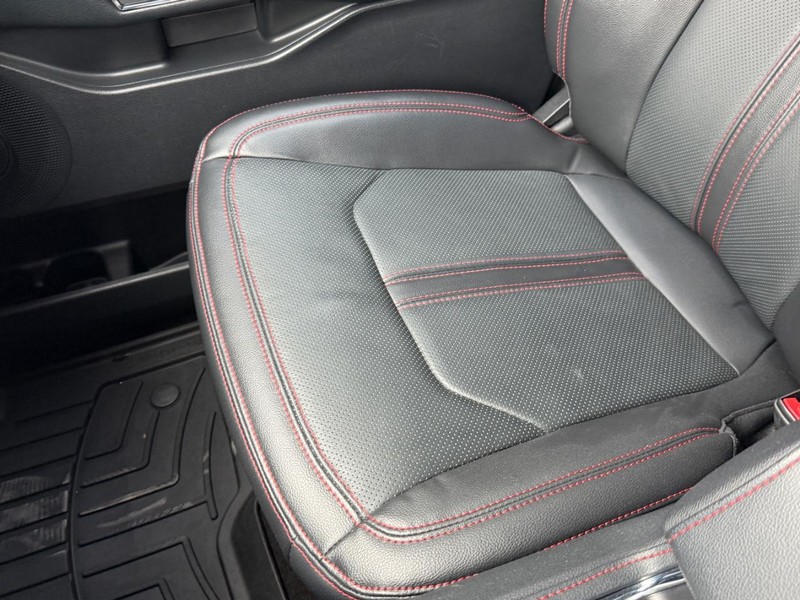 Ford Expedition Vehicle Full-screen Gallery Image 21