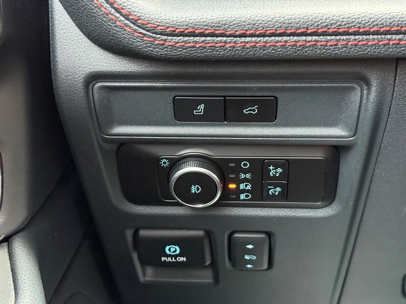 Ford Expedition Vehicle Full-screen Gallery Image 22