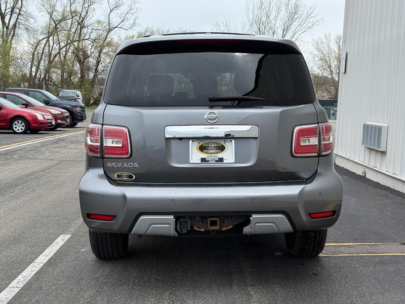 Nissan Armada Vehicle Full-screen Gallery Image 4