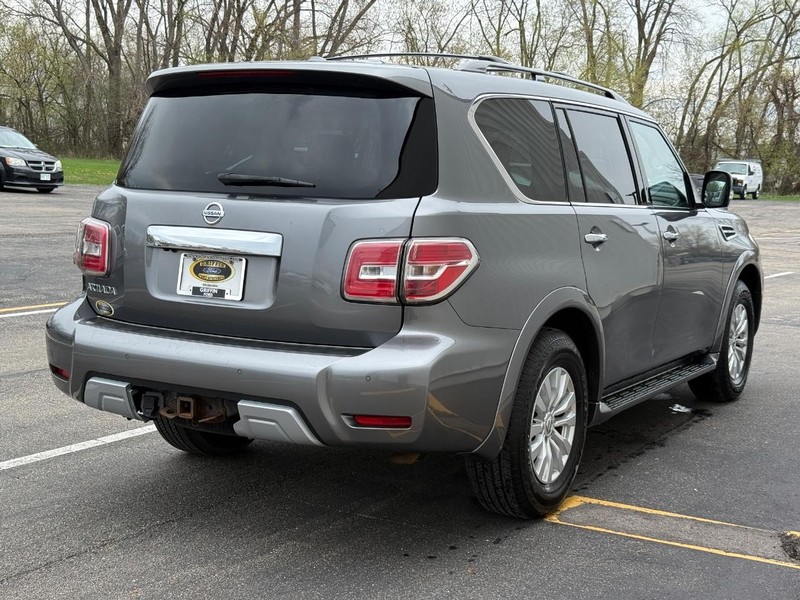 Nissan Armada Vehicle Full-screen Gallery Image 6