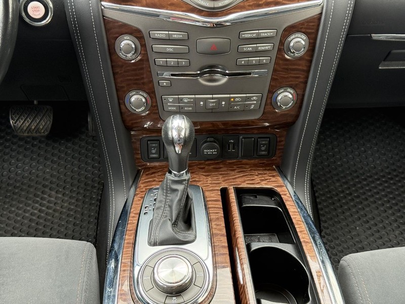Nissan Armada Vehicle Full-screen Gallery Image 13