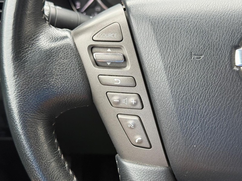 Nissan Armada Vehicle Full-screen Gallery Image 16