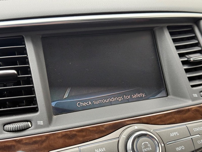 Nissan Armada Vehicle Full-screen Gallery Image 19