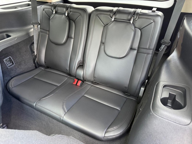 Lincoln Aviator Vehicle Full-screen Gallery Image 11