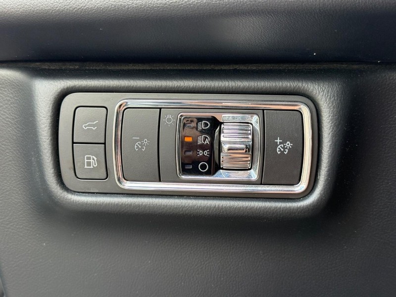 Lincoln Aviator Vehicle Full-screen Gallery Image 27