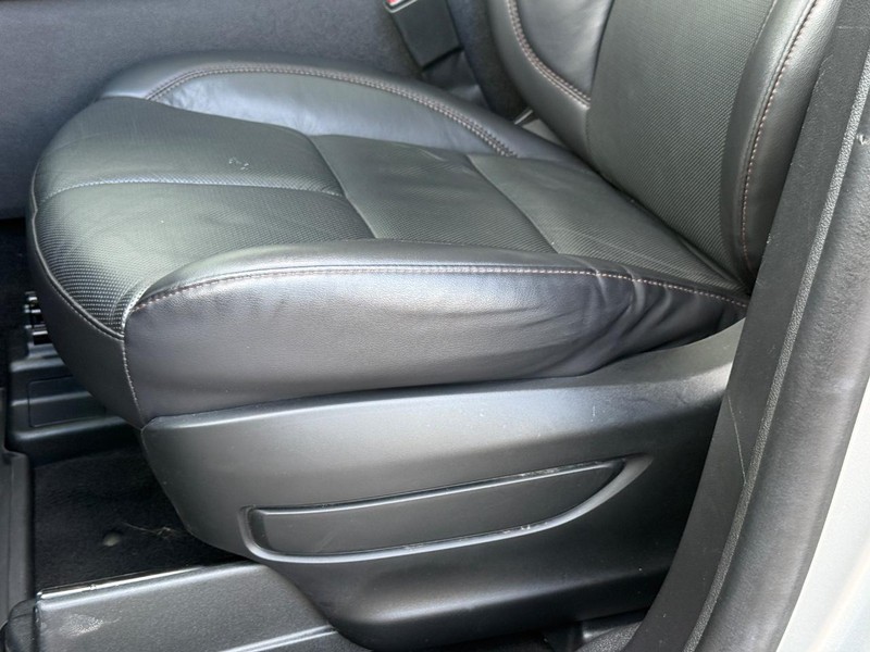 Lincoln Aviator Vehicle Full-screen Gallery Image 29