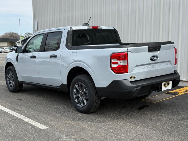 Ford Maverick Vehicle Full-screen Gallery Image 4